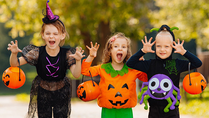 Children Trick or Treat